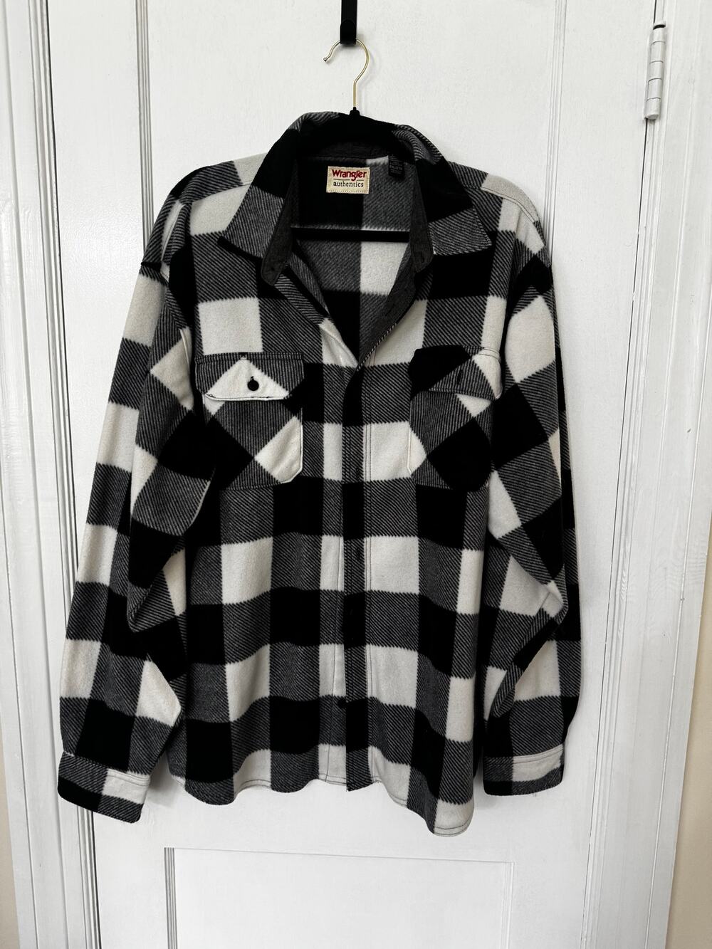 Wrangler Black and White Plaid Flannel Button Down